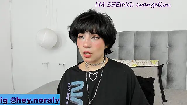Snapshot of hey_noraly chatting on 02/10/25, 04:41 hey noraly online show from 02/10/25, 04:41