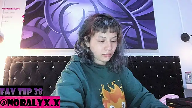 Snapshot of hey_noraly chatting on 07/04/26, 04:08 hey noraly online show from 07/04/26, 04:08