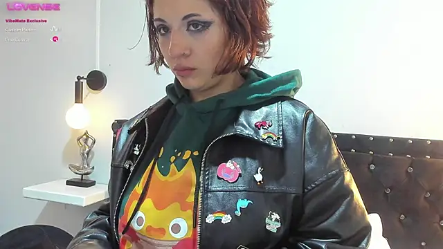 Snapshot of hey_noraly chatting on 10/10/25, 01:12 hey noraly online show from 10/10/25, 01:12