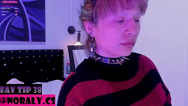 Snapshot of hey_noraly chatting on 05/12/26, 04:09 hey noraly online show from 05/12/26, 04:09