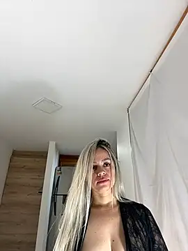 Snapshot of nicole_valencia_ chatting on 02/16/25, 09:15 nicole valencia online show from 02/16/25, 09:15