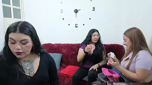 Snapshot of _sweetcarla chatting on 06/20/26, 04:01 sweetcarla online show from 06/20/26, 04:01