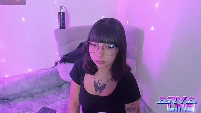 arysUwU online show from 04/15/26, 02:28