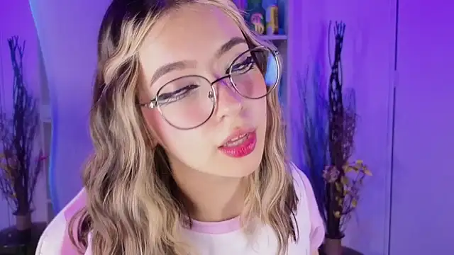 EmilyMiller  online show from 10/23/25, 04:49