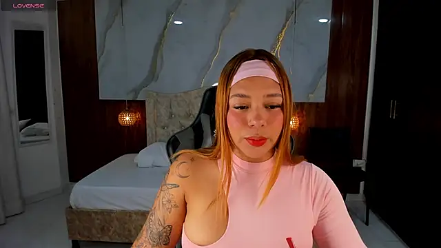 Snapshot of mia_18v chatting on 09/09/25, 05:33 mia 18v online show from 09/09/25, 05:33