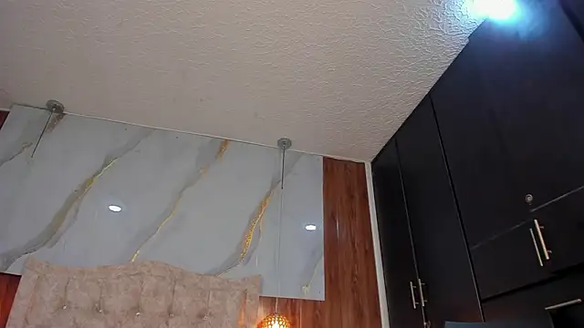 mia 18v online show from 02/03/26, 02:53