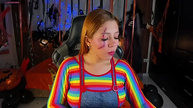 Snapshot of mia_18v chatting on 10/28/25, 05:34 mia 18v online show from 10/28/25, 05:34