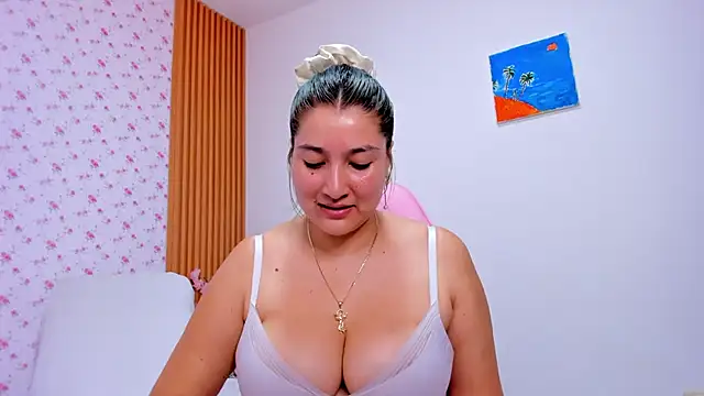 Soyqueen online show from 04/15/26, 03:23