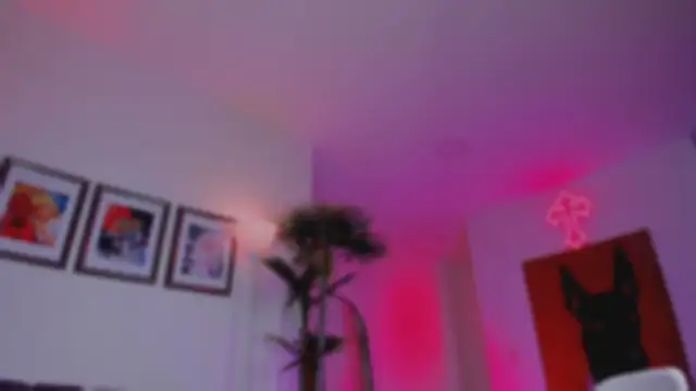 Taylor  foxxx online show from 10/30/25, 05:06