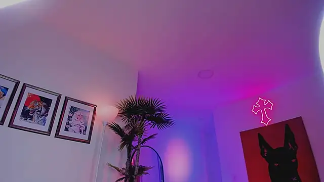 Taylor  foxxx online show from 10/22/25, 04:34