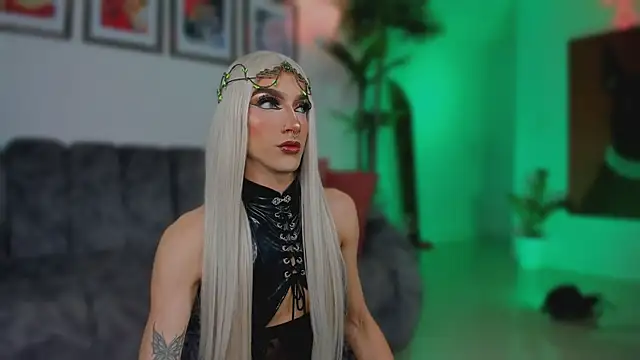 Taylor  foxxx online show from 11/15/25, 06:06