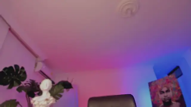 Snapshot of Taylor__foxxx chatting on 02/06/25, 04:10 Taylor foxxx online show from 02/06/25, 04:10