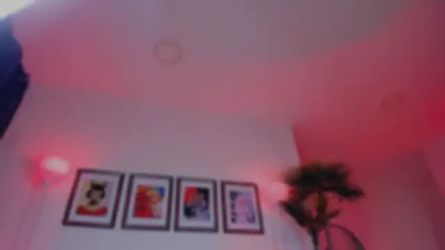 Snapshot of Taylor__foxxx chatting on 09/18/25, 04:37 Taylor foxxx online show from 09/18/25, 04:37