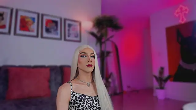 Taylor  foxxx online show from 10/25/25, 05:39