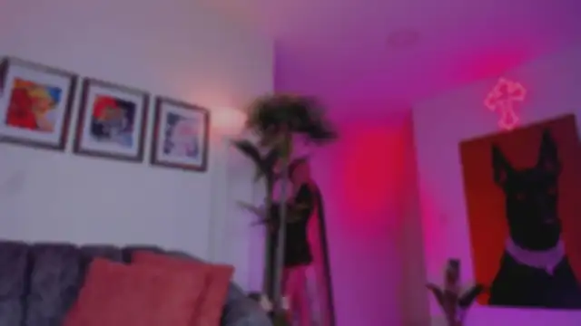 Taylor  foxxx online show from 10/24/25, 05:17