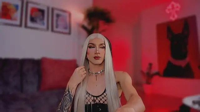 Taylor  foxxx online show from 11/12/25, 05:55