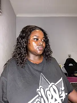 Snapshot of Honeycoco0211 chatting on 11/27/25, 08:31 Honeycoco0211 online show from 11/27/25, 08:31