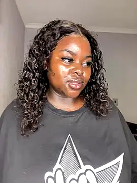 Snapshot of Honeycoco0211 chatting on 11/26/25, 02:11 Honeycoco0211 online show from 11/26/25, 02:11