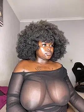 Snapshot of Honeycoco0211 chatting on 11/05/25, 12:30 Honeycoco0211 online show from 11/05/25, 12:30