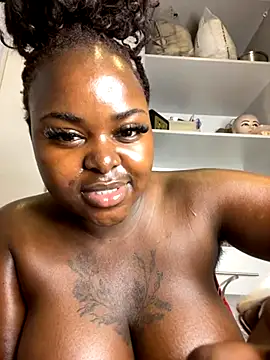 Snapshot of Honeycoco0211 chatting on 10/20/25, 03:30 Honeycoco0211 online show from 10/20/25, 03:30