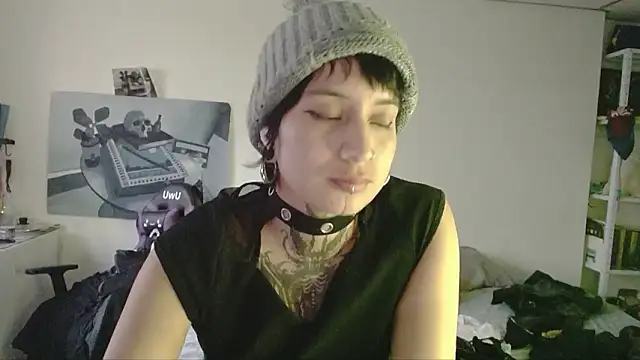 Snapshot of _Apola_77 chatting on 02/02/26, 10:42 Apola 77 online show from 02/02/26, 10:42