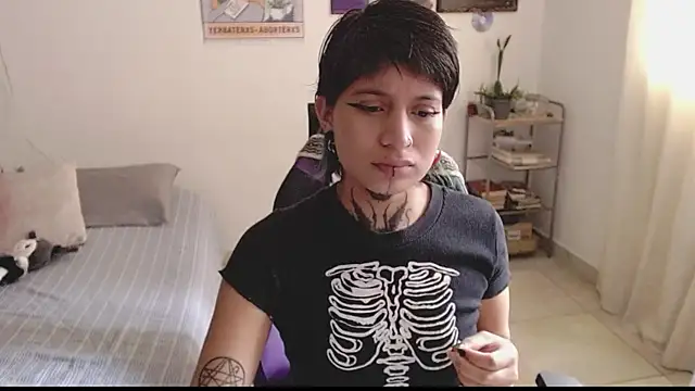 Snapshot of _Apola_77 chatting on 01/19/25, 06:21  Apola 77 online show from 01/19/25, 06:21