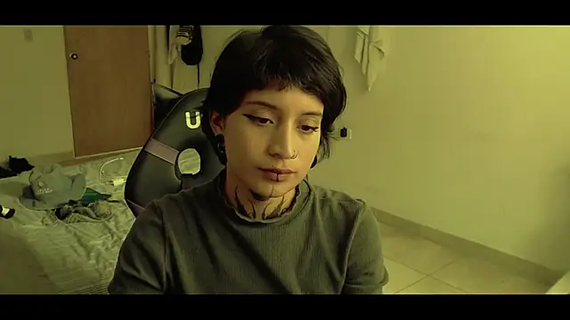 Snapshot of _Apola_77 chatting on 03/15/25, 07:27  Apola 77 online show from 03/15/25, 07:27