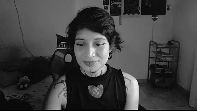 Snapshot of _Apola_77 chatting on 02/15/25, 12:48  Apola 77 online show from 02/15/25, 12:48