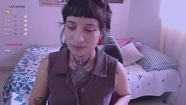 Snapshot of _Apola_77 chatting on 12/17/24, 08:43  Apola 77 online show from 12/17/24, 08:43