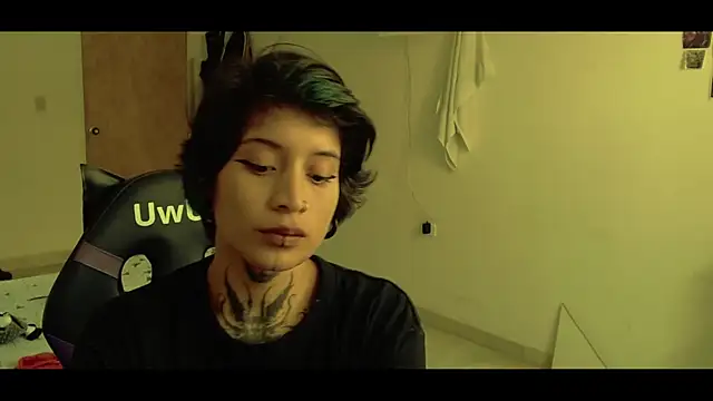 Snapshot of _Apola_77 chatting on 03/11/25, 07:36  Apola 77 online show from 03/11/25, 07:36