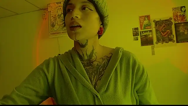 Snapshot of _Apola_77 chatting on 02/12/25, 08:40  Apola 77 online show from 02/12/25, 08:40