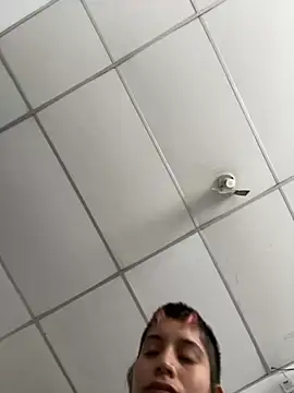 Snapshot of _Apola_77 chatting on 09/24/25, 03:40  Apola 77 online show from 09/24/25, 03:40