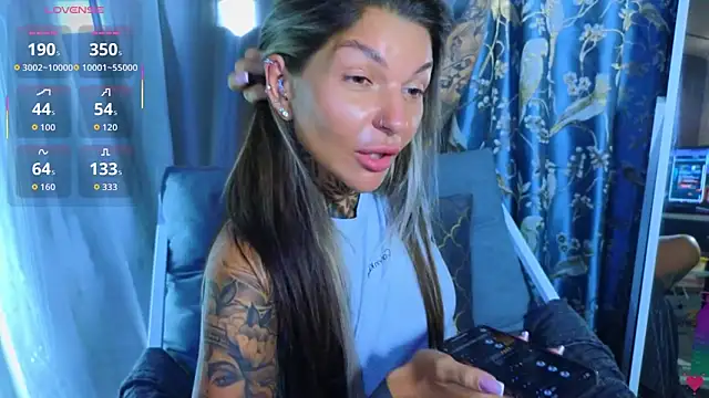 Snapshot of tattooedBabyy chatting on 10/25/25, 10:36 tattooedBabyy online show from 10/25/25, 10:36