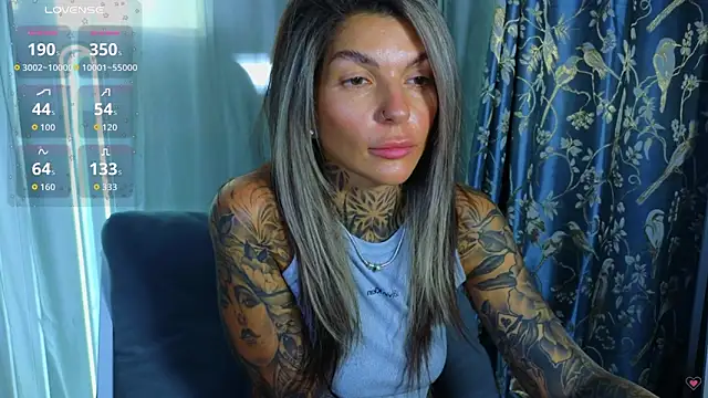 Snapshot of tattooedBabyy chatting on 11/15/25, 07:45 tattooedBabyy online show from 11/15/25, 07:45