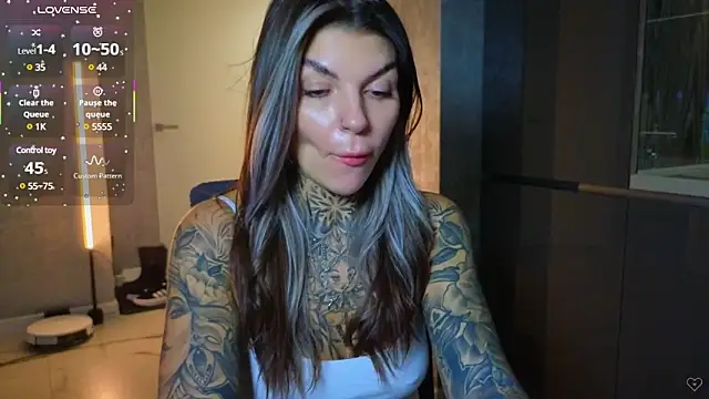 Snapshot of tattooedBabyy chatting on 03/21/25, 11:22 tattooedBabyy online show from 03/21/25, 11:22