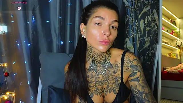 tattooedBabyy online show from 12/21/25, 10:17