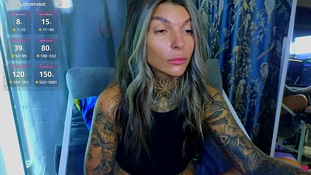 Snapshot of tattooedBabyy chatting on 11/11/25, 09:37 tattooedBabyy online show from 11/11/25, 09:37