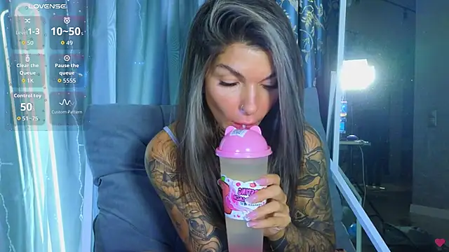 Snapshot of tattooedBabyy chatting on 11/21/25, 09:19 tattooedBabyy online show from 11/21/25, 09:19