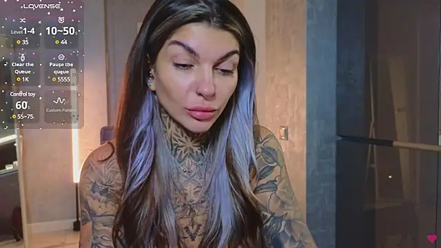 Snapshot of tattooedBabyy chatting on 02/11/25, 05:18 tattooedBabyy online show from 02/11/25, 05:18