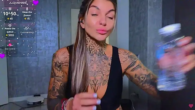 Snapshot of tattooedBabyy chatting on 02/04/25, 01:06 tattooedBabyy online show from 02/04/25, 01:06