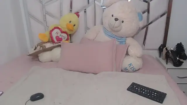 celestesouzalatin online show from 12/18/25, 02:16