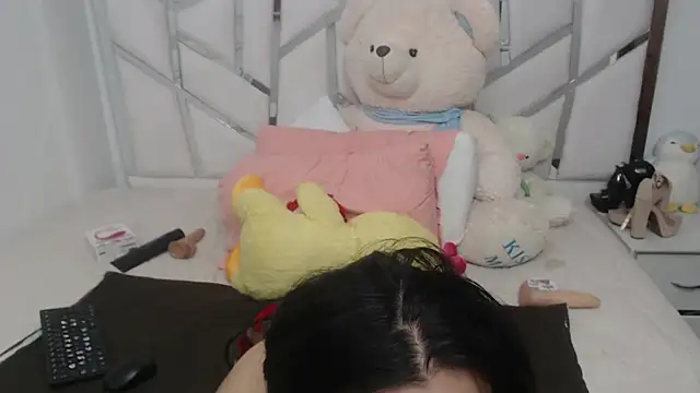 celestesouzalatin online show from 10/21/25, 01:38