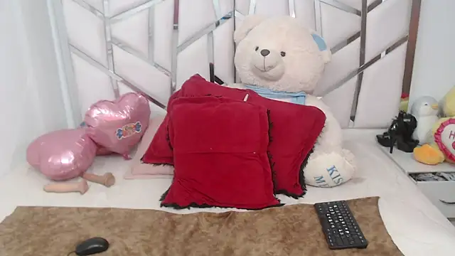 celestesouzalatin online show from 09/28/25, 03:02