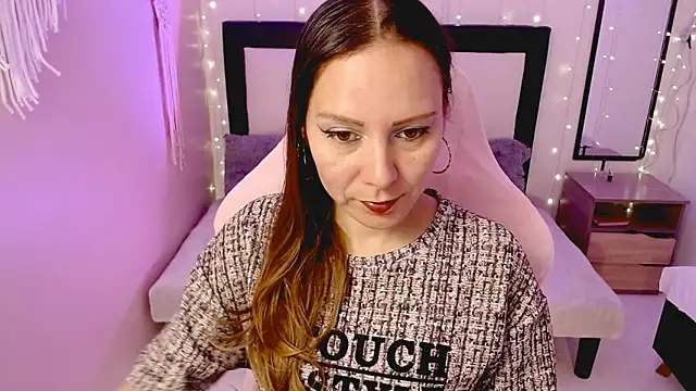 Snapshot of camila_delarosa chatting on 05/05/26, 04:32 camila delarosa online show from 05/05/26, 04:32