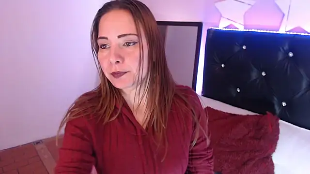 camila delarosa online show from 10/28/25, 06:29