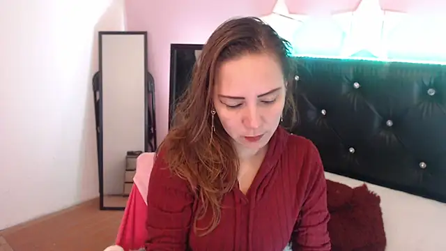 camila delarosa online show from 11/08/25, 12:20
