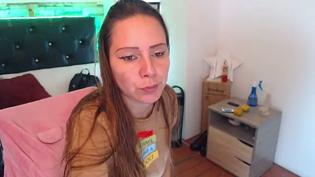 Snapshot of camila_delarosa chatting on 09/17/25, 04:31 camila delarosa online show from 09/17/25, 04:31