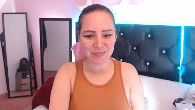 camila delarosa online show from 11/16/25, 12:32