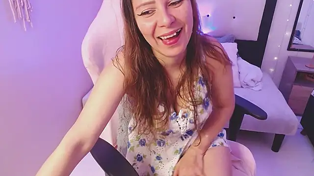 Snapshot of camila_delarosa chatting on 06/11/26, 04:04 camila delarosa online show from 06/11/26, 04:04