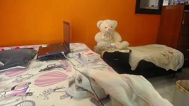 raniafantasianal online show from 12/03/24, 09:06